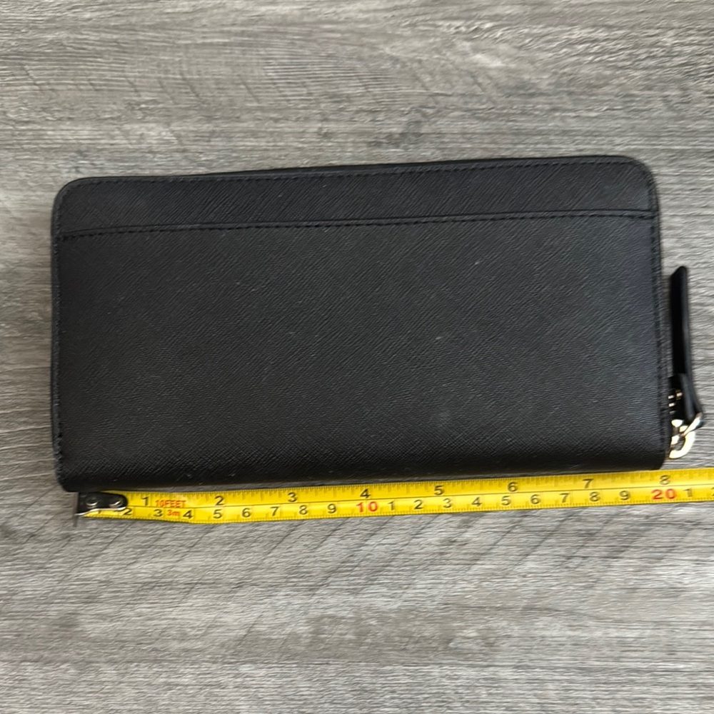 Kate Spade Blk&Gold Full Size Wallet w/Multiple Compartments and Card Holders - Picture 7 of 12